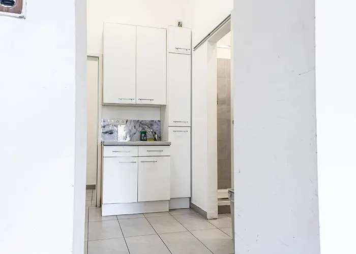 Gorgeous 1br Near Akh Hospital Apartment
